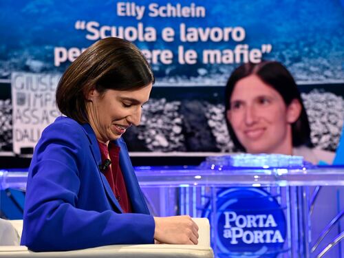 Il punto più basso dalle primarie: il sondaggio che stronca la Schlein