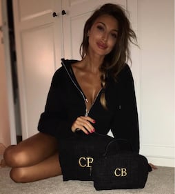 Cristina Buccino sexy senza reggiseno 8