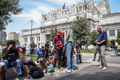 Nuovi blitz anti-migranti in Stazione Centrale 11