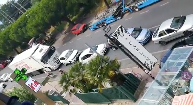 Amantea, cittadini protestano contro l'arrivo di immigrati positivi 3