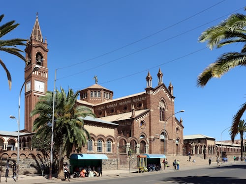 Virus, docenti italiani in Eritrea bloccati in aeroporto e obbligati a quarantena