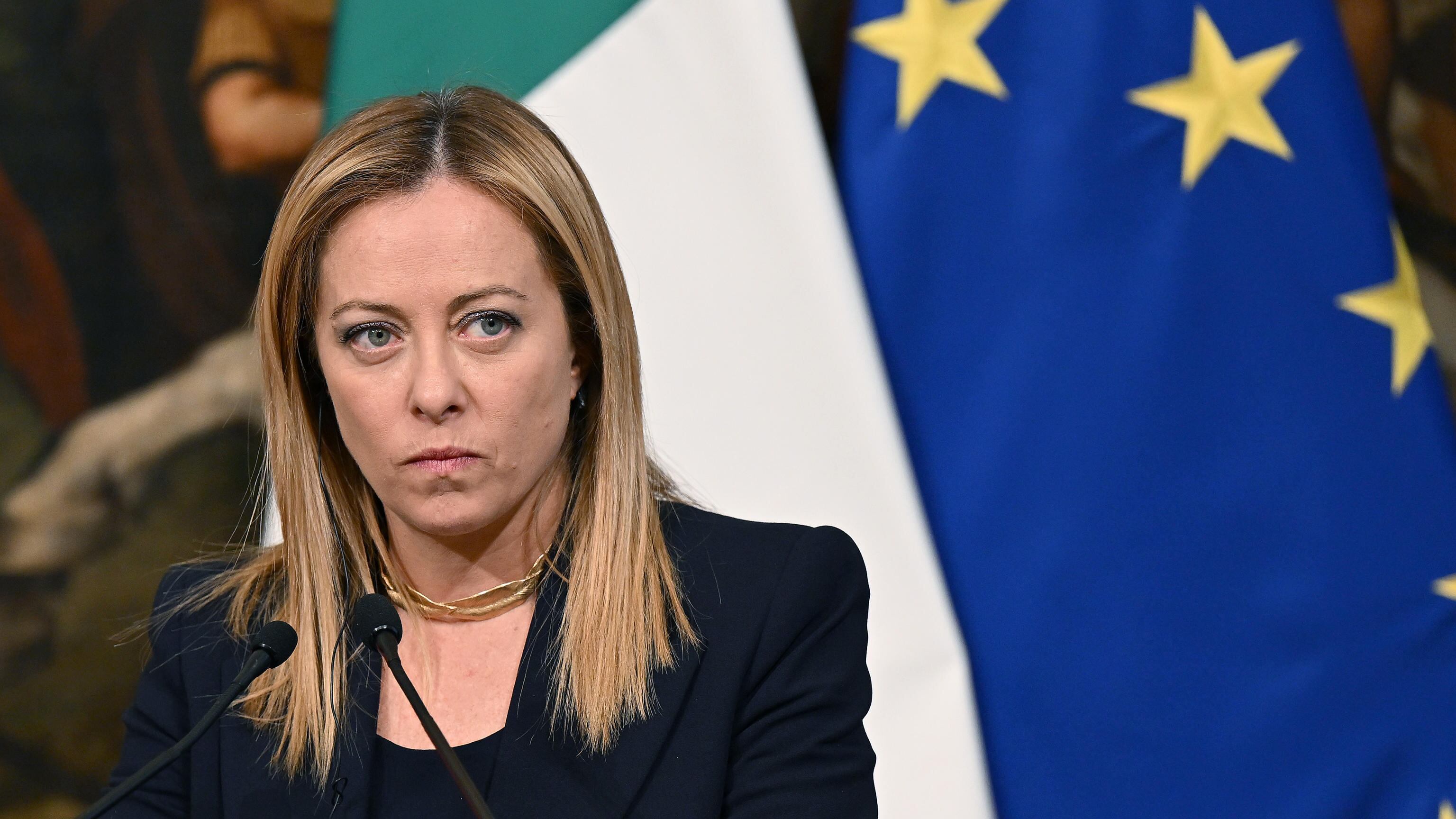 Il dolore della Meloni sul naufragio: "Impedire partenze e non speculare sui morti"