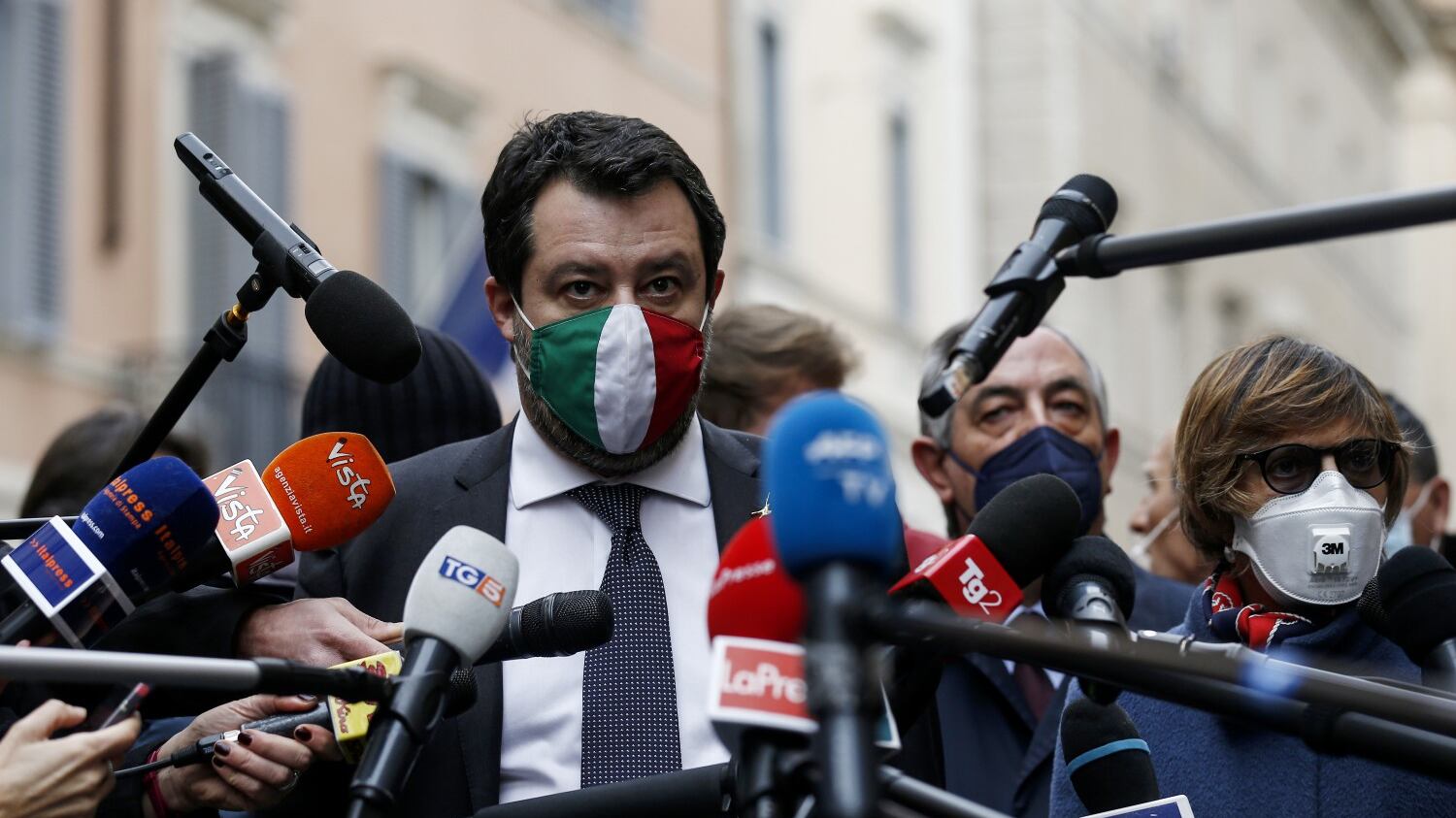 Il centrodestra vola ancora, débâcle del centrosinistra: giù Pd, renziani e M5s