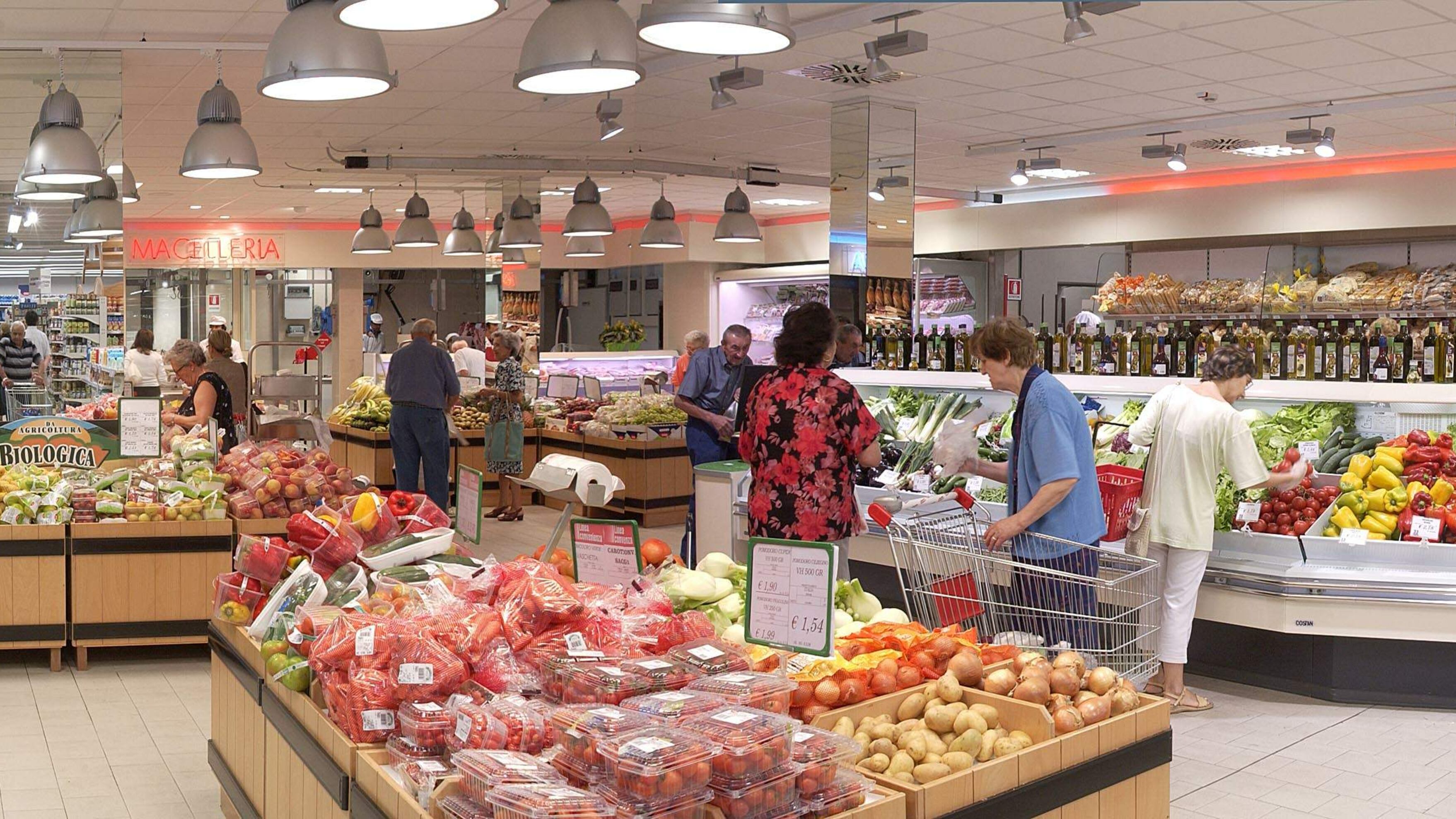 La Coop si paga gli stagisti con la spesa dei clienti
