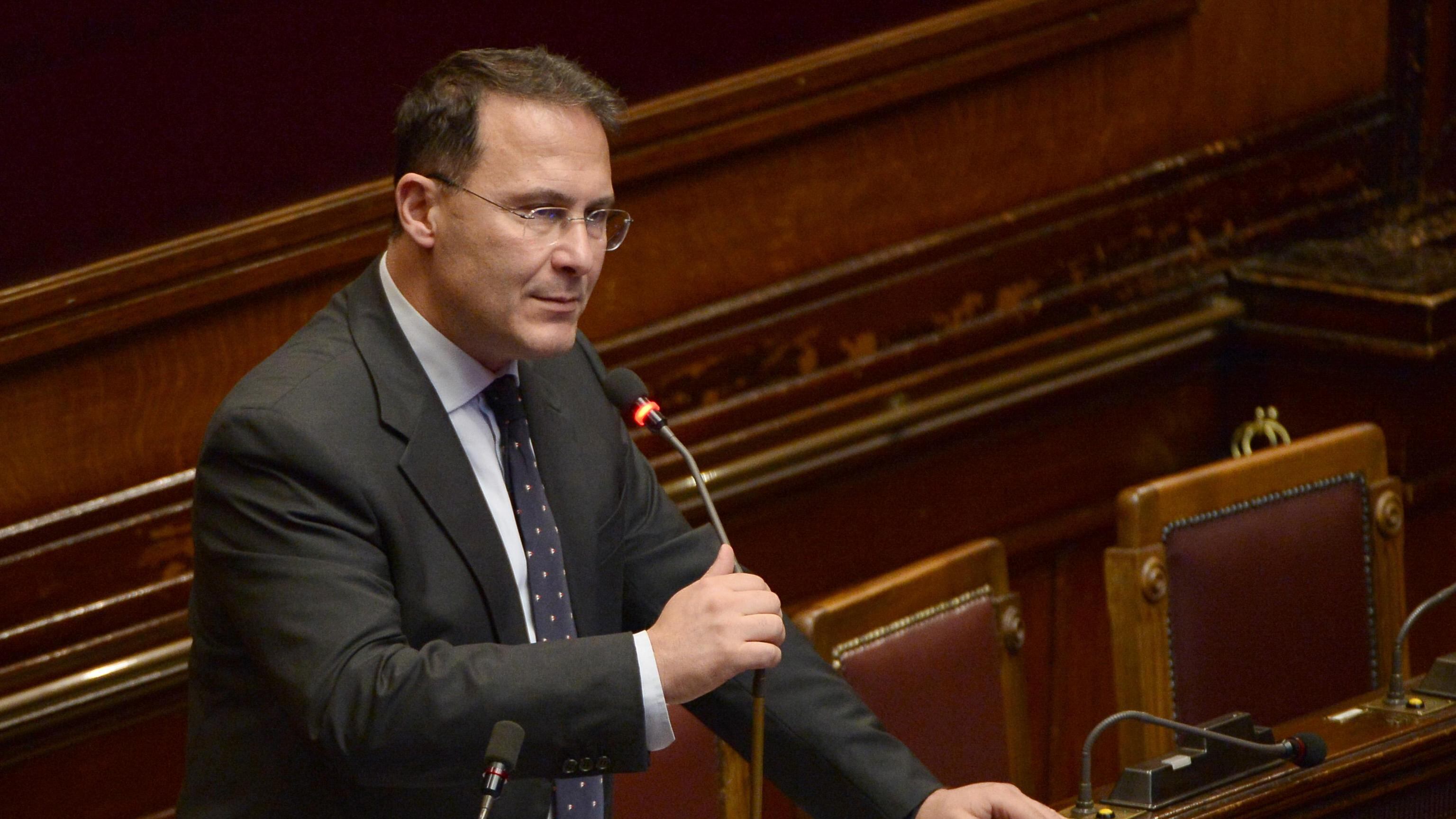 Cirielli: "Torniamo grandi in politica estera con l'autorevolezza, non con i muscoli"
