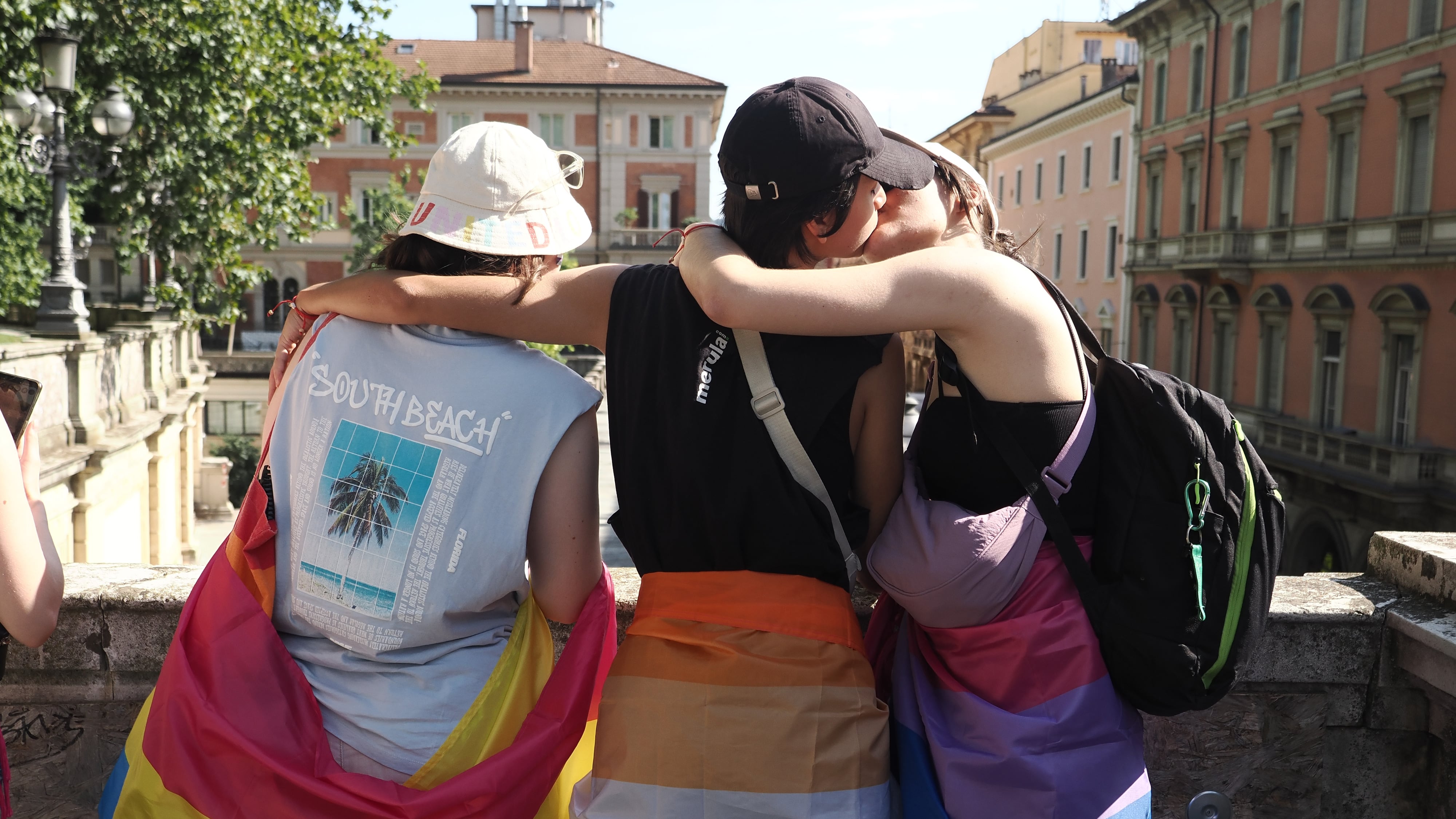 Scuola, la "galleria degli orrori" degli istituti filo LGBTQ