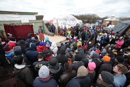 L'Amleto di Shakespeare in scena nella Giungla di Calais 6