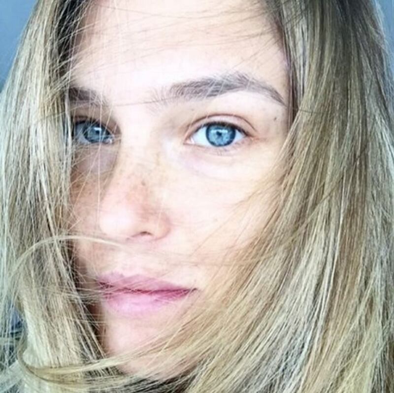 Bar Refaeli, una futura mamma social 9