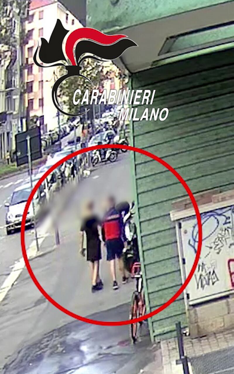 Scooter rubati, botte, furti: così derubavano i ragazzini davanti ai locali di Milano 4