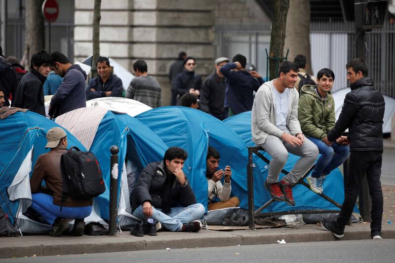 Parigi invasa dai migranti 8