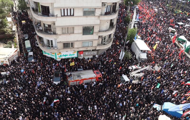 Teheran scende in piazza per i funerali dei "martiri" della guerra dei 12 giorni 6