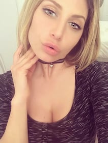 Paola Caruso, scollatura mozzafiato 4