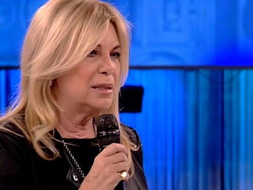 Amici, Rita dalla Chiesa ricorda emozionata Frizzi: "Lui una mosca bianca nel nostro mondo"