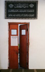 Continua la protesta dei musulmani contro la chiusura delle moschee 5