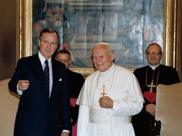 Giovanni Paolo II e George H. W. Bush nel 1989