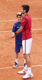 Lo splendido regalo di Djokovic al giovane raccattapalle 2