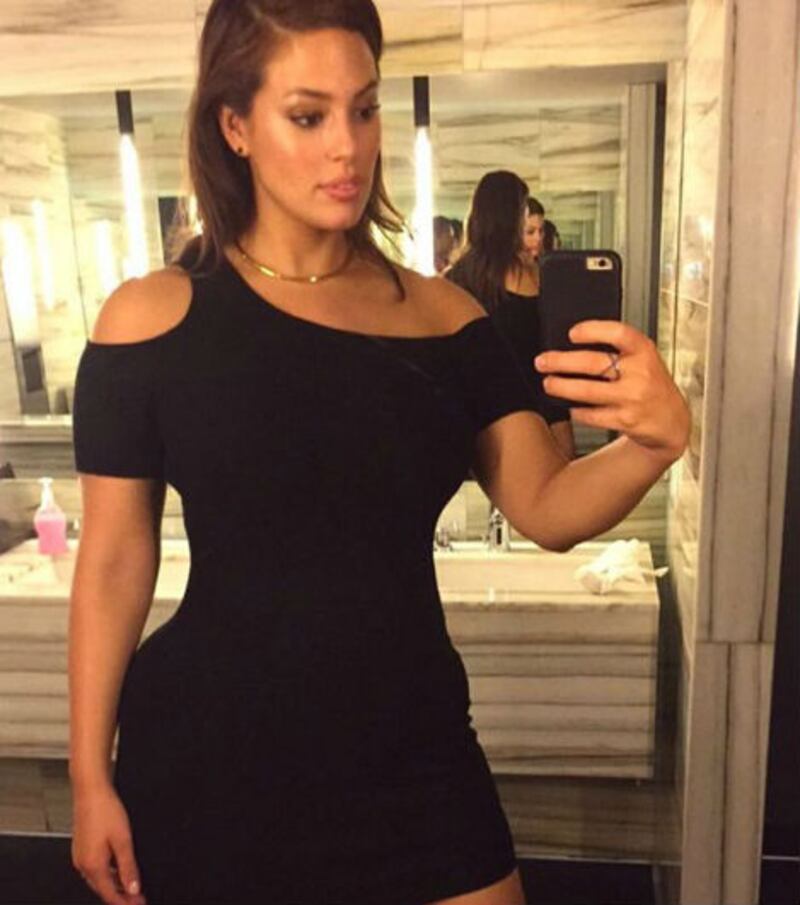 Modella curvy su Sport Illustrated 6