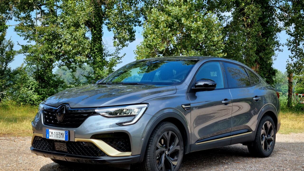 Renault Arkana E-Tech Hybrid: suv coupè ibrido a meno di 35 mila euro, è possibile?