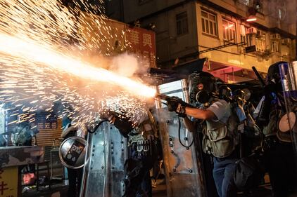 Hong Kong, nuovi scontri in piazza: sale la tensione 7
