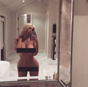 Kim Kardashian, selfie hot su Instagram 5