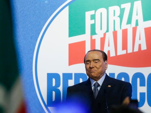 Berlusconi: "Questo è il Paese che amo. Se vince la sinistra, finisce come con Prodi"