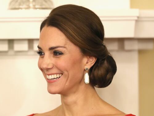 Kate in rosso incanta il Canada