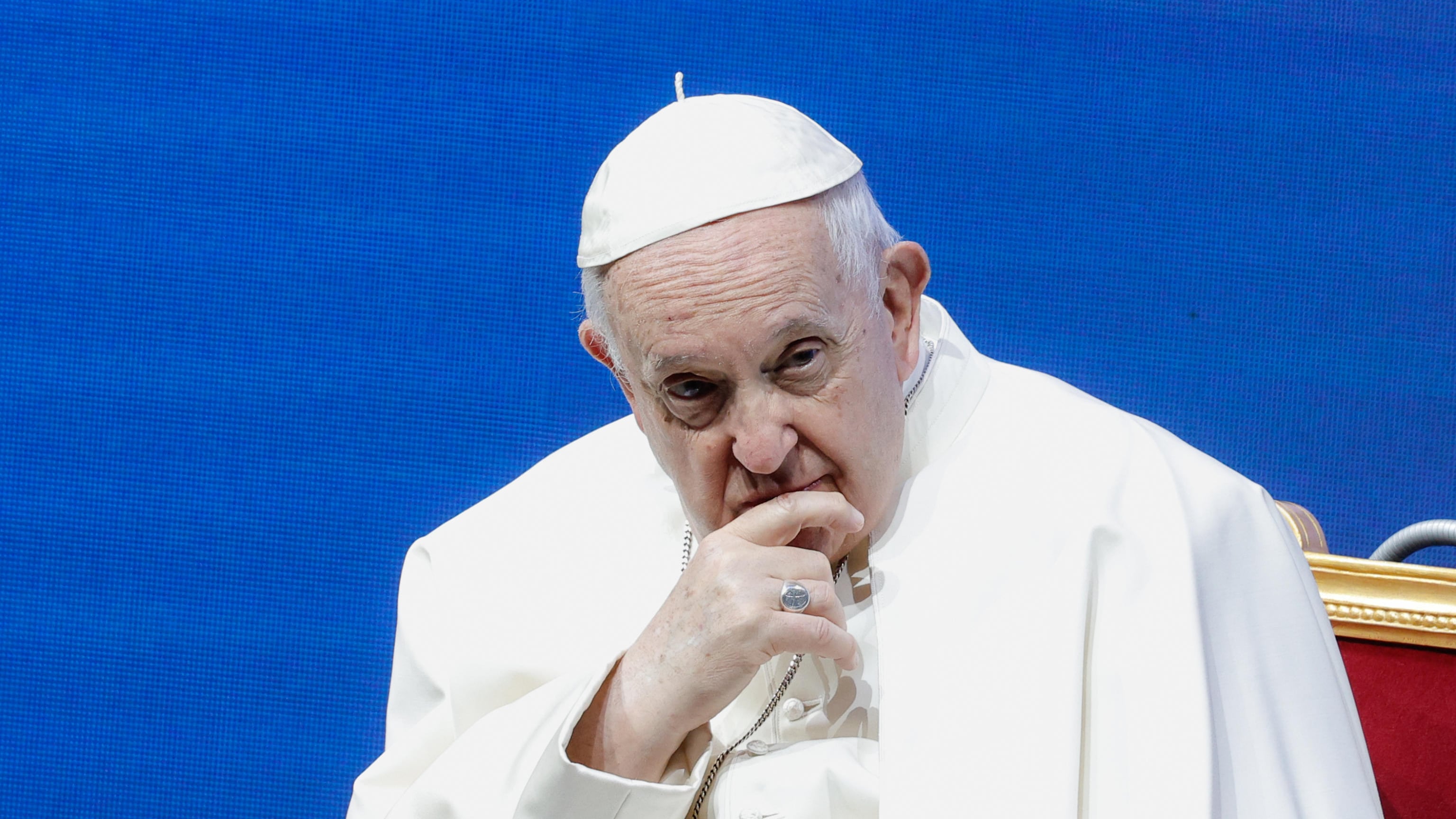 "Dubia" su gay e donne prete. E ora arriva la risposta del Papa