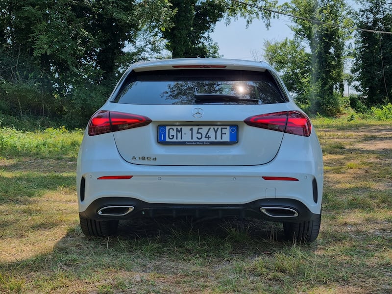 Mercedes Classe A 180d: guarda la gallery della berlina premium 11