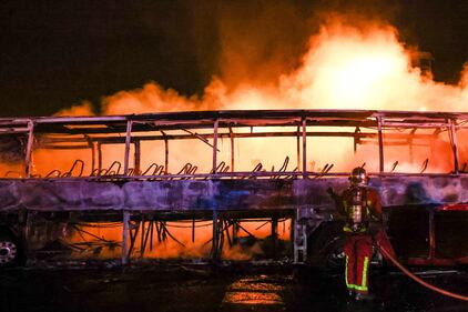 Spari e saccheggi: in Francia un'altra notte da incubo 1