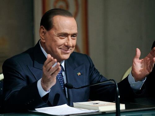 Forza Italia, Berlusconi: "La sinistra non è in grado di fare nulla"