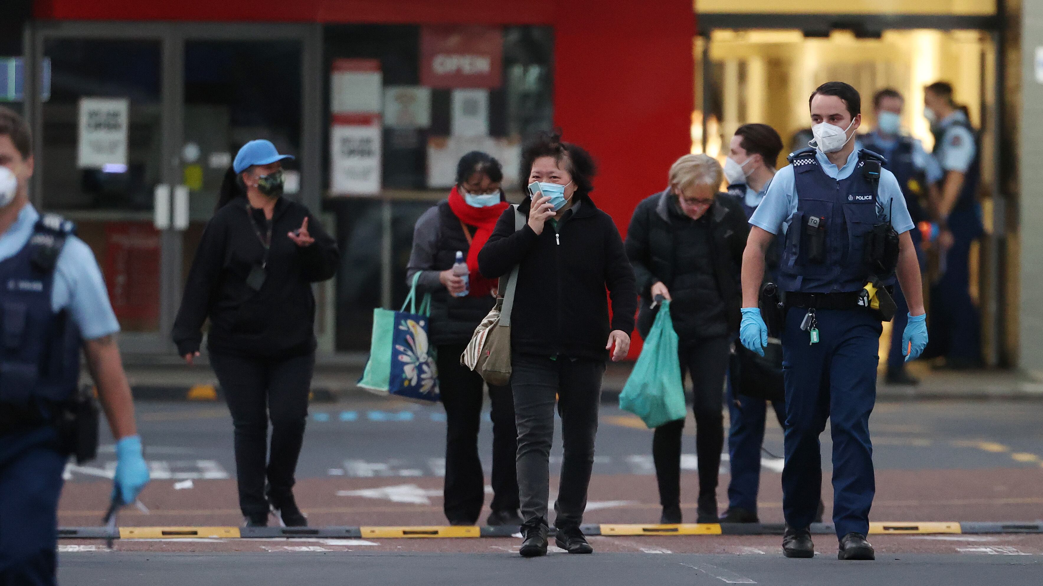 Attentato in Nuova Zelanda: sei feriti nel supermercato, ucciso l'aggressore