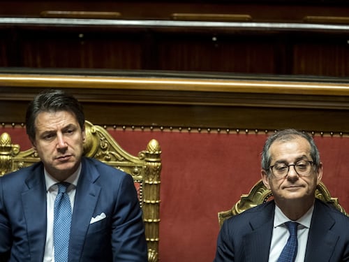 Lo ammette pure il governo: "Pressione fiscale aumenterà"