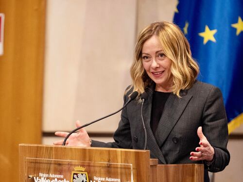 Meloni vede Orbán in un vertice notturno