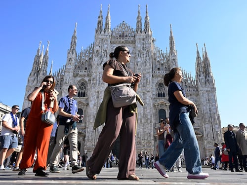 Caloriferi al via. Ma è polemica: è ancora caldo