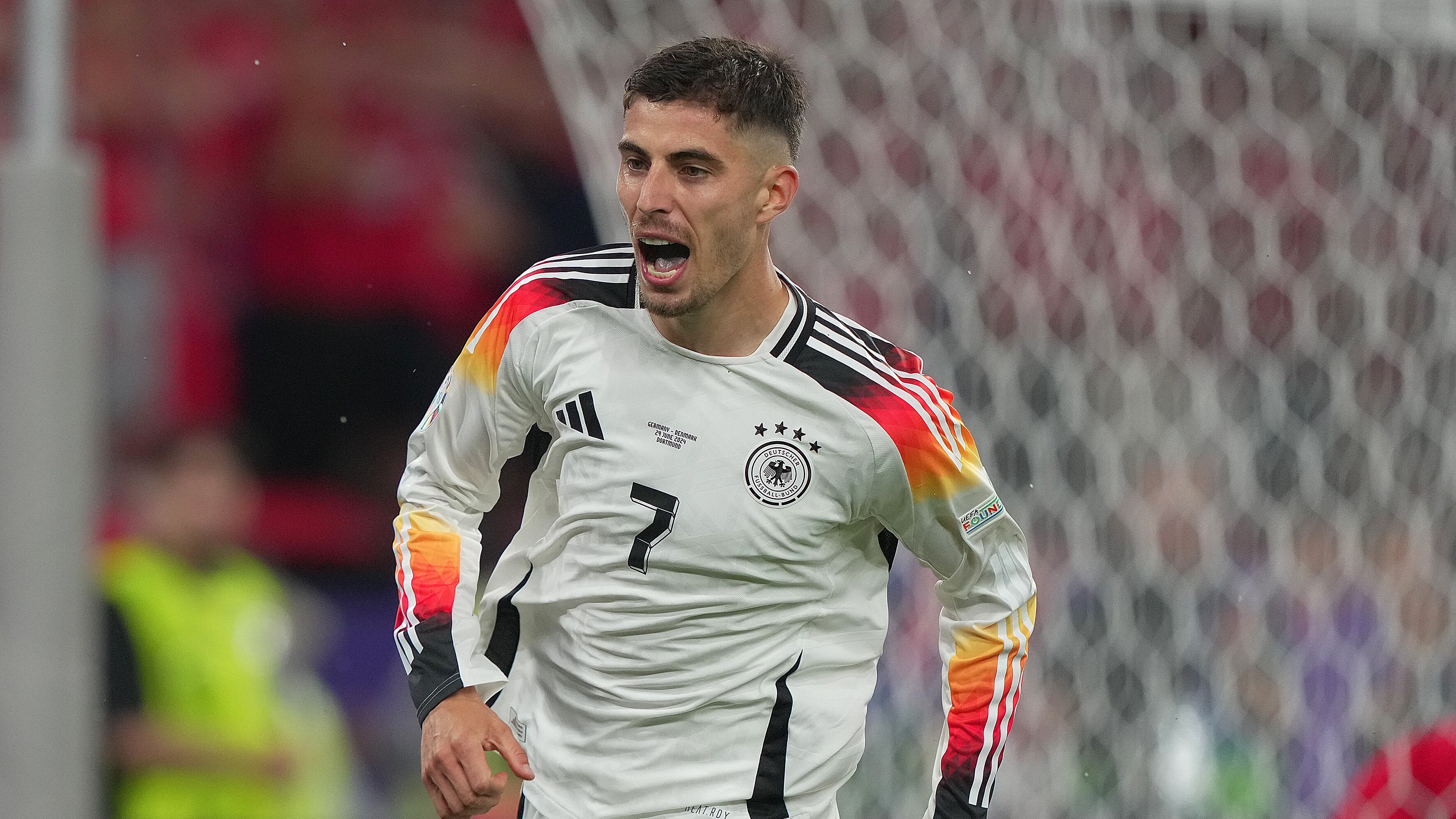 Dopo il diluvio, la Germania. E pioggia di gol sui danesi