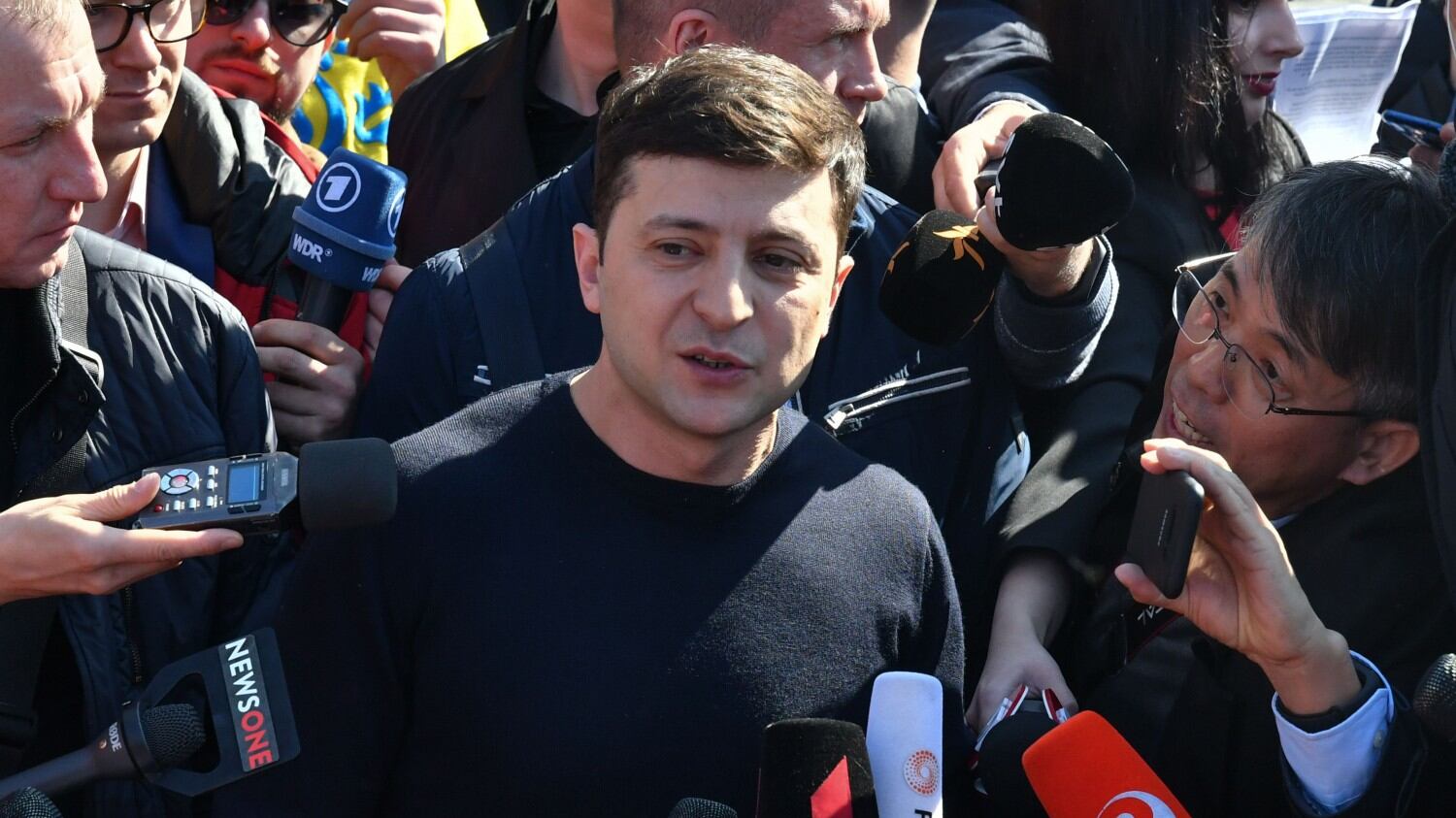 Ucraina al ballottaggio ma Zelensky il comico ha in tasca Poroshenko