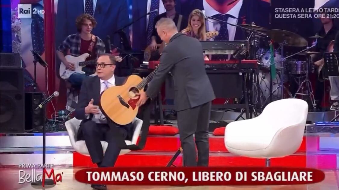 Repubblica e sinistra contro Cerno: la bufala del contratto Rai. Ma è tutto smentito. Il direttore: "Attacco per tapparmi la bocca"