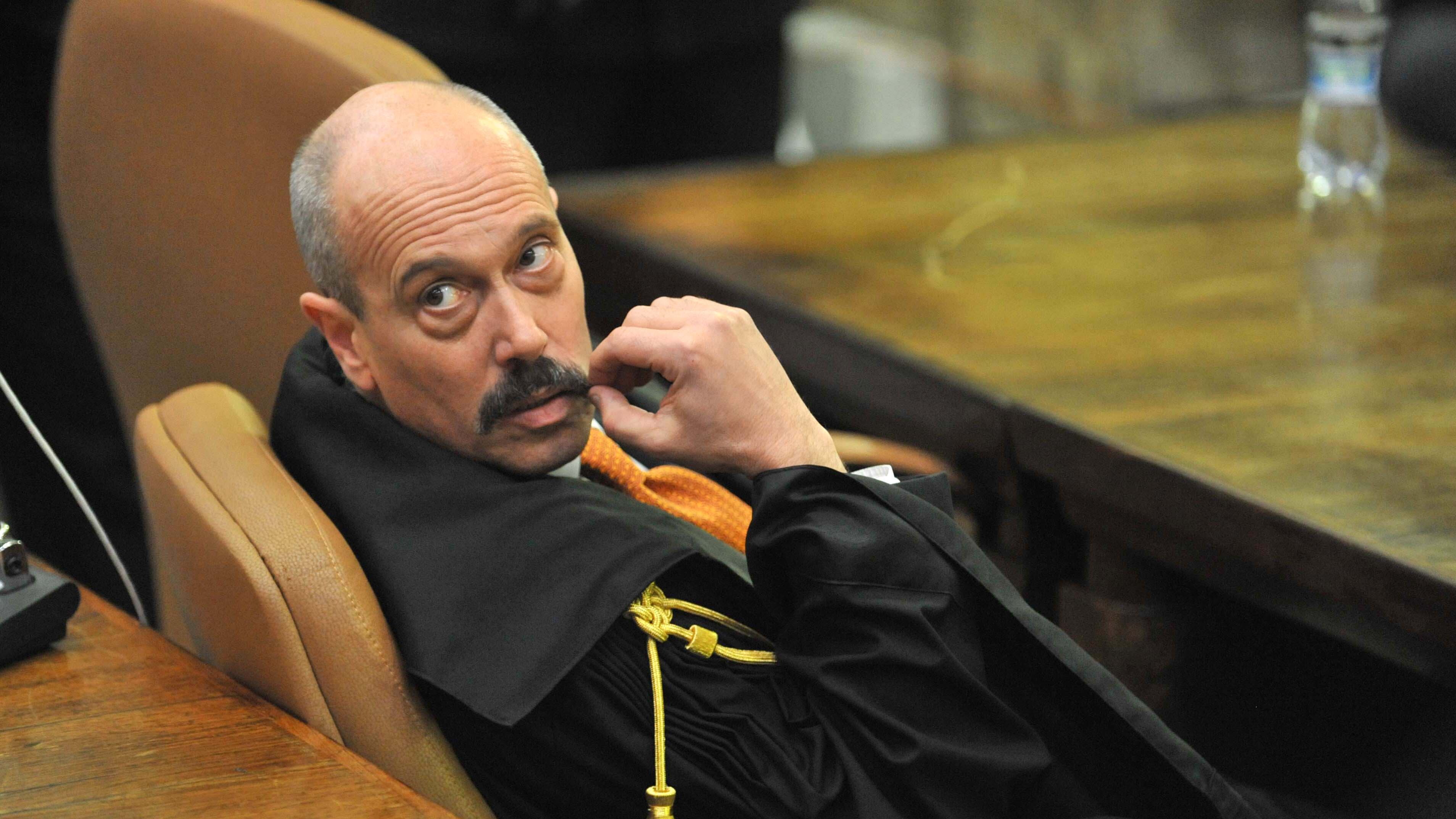 Scandalo De Pasquale: la toga sotto processo confermata al suo posto