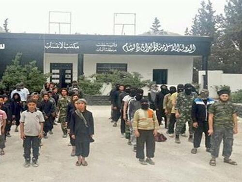 Nei territori controllati dall'Isis si insegna teologia e cucina