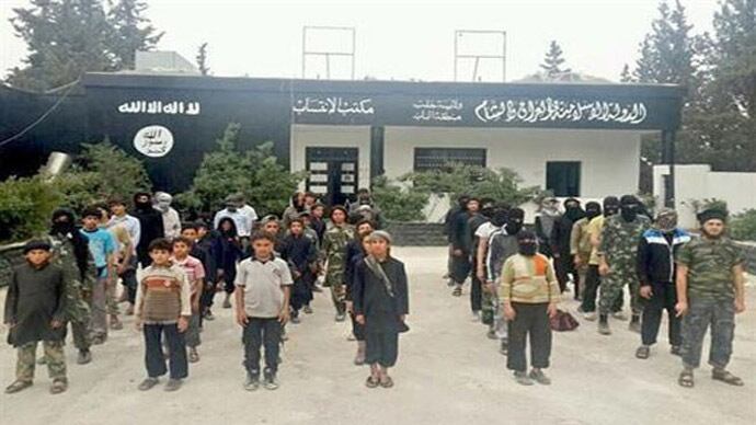 Nei territori controllati dall'Isis si insegna teologia e cucina