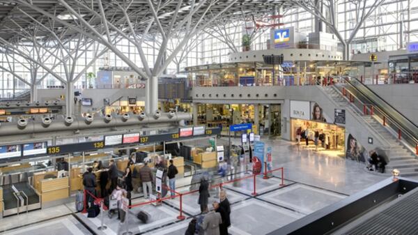 Germania, allarme terrorismo negli aeroporti: violato sistema di sicurezza