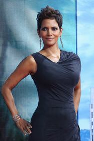 Halle Berry, foto bollenti in lingerie 29