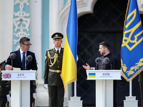 Vertice dei Volenterosi, Meloni: “Fermo sostegno dell’Italia alla sovranità di Kiev”. E Gran Bretagna e Francia autorizzano Kiev a produrre missili da crociera