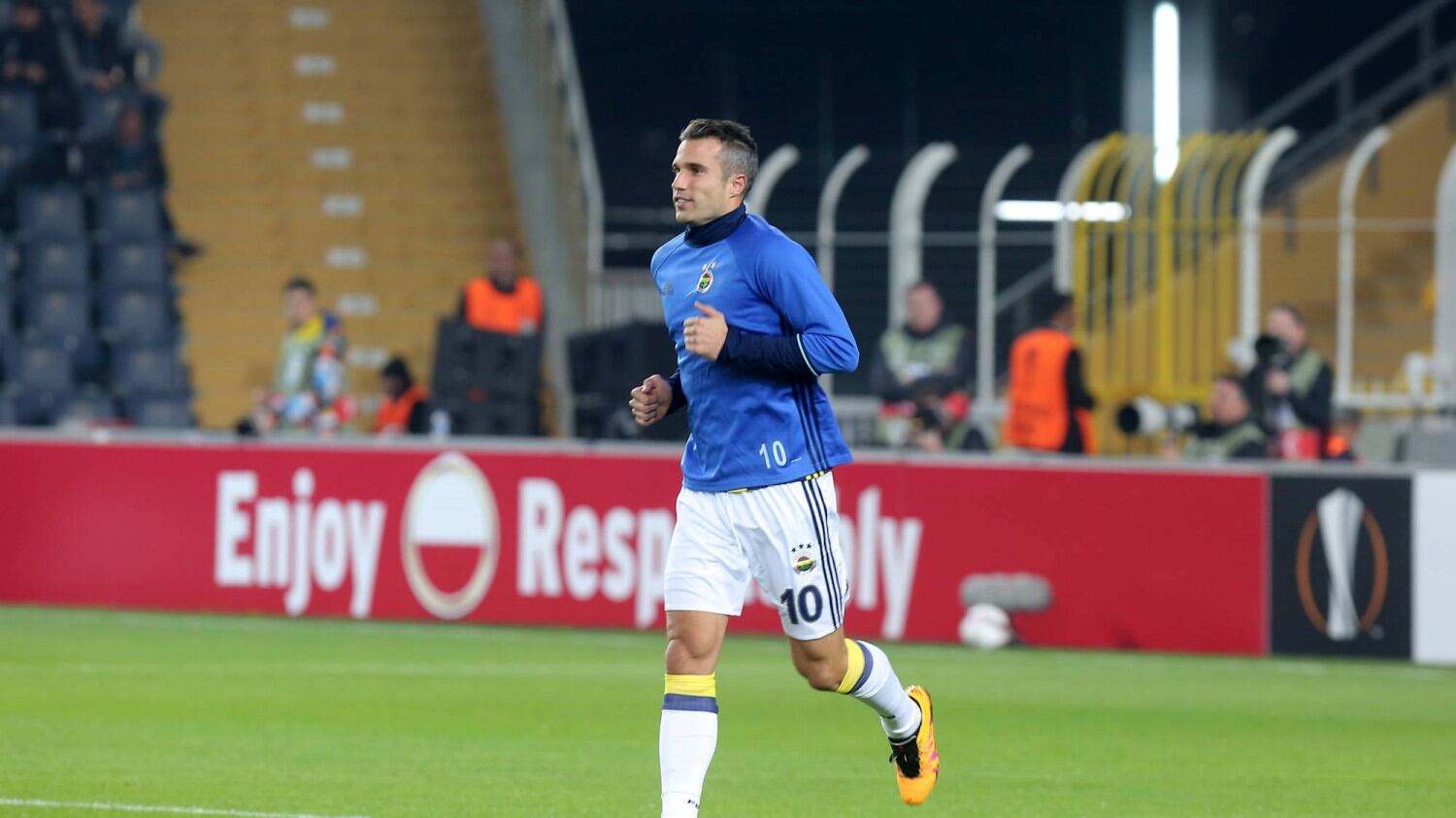 Paura van Persie: ha rischiato di perdere la vista da un occhio