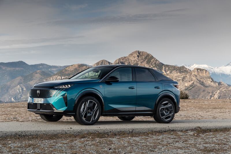 Peugeot e-3008: guarda tutte le foto 8