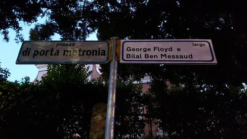 Il blitz anti razzista a Roma, vernice sulla statua del generale "colonialista" 12