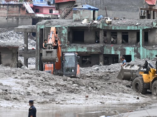 Alluvione in Nepal, il bilancio sale a 616 morti e 2.300 feriti. Nessuna notizia dei tre italiani dispersi
