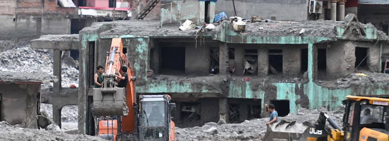 Alluvione in Nepal, il bilancio sale a 626 morti e 2.300 feriti. Nessuna notizia dei tre italiani dispersi