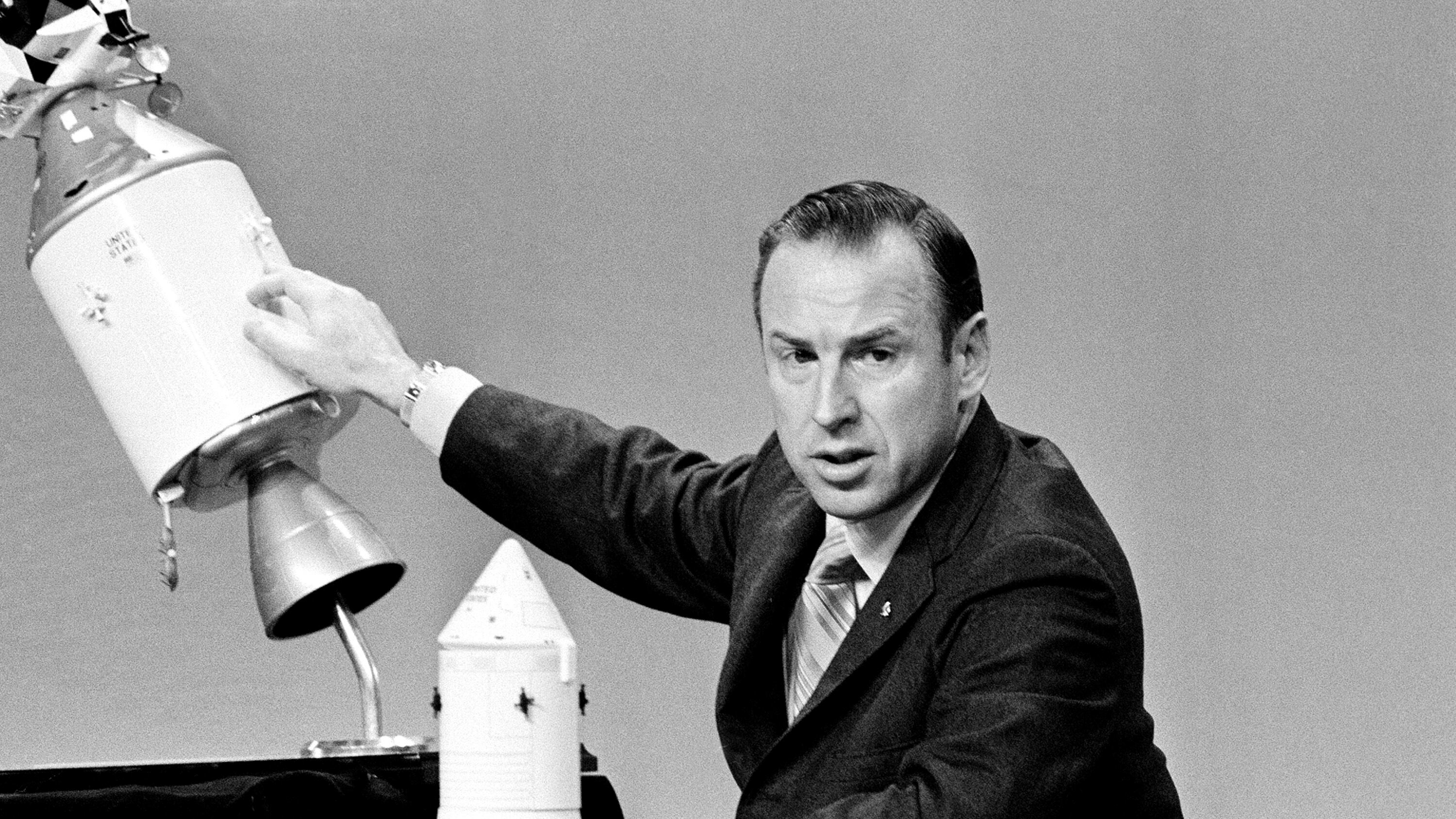 Morto a 97 anni l'astronuata James Lovell. Suo l'Sos "Houston, abbiamo un problema"