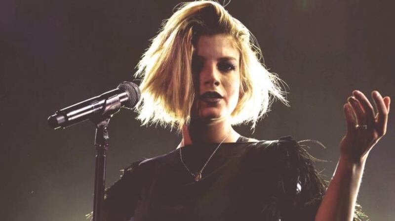 Emma Marrone sexy, rock e appassionata 29